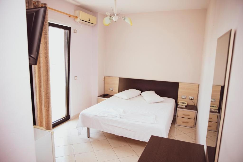 Hotel Continental Durres Ngoại thất bức ảnh